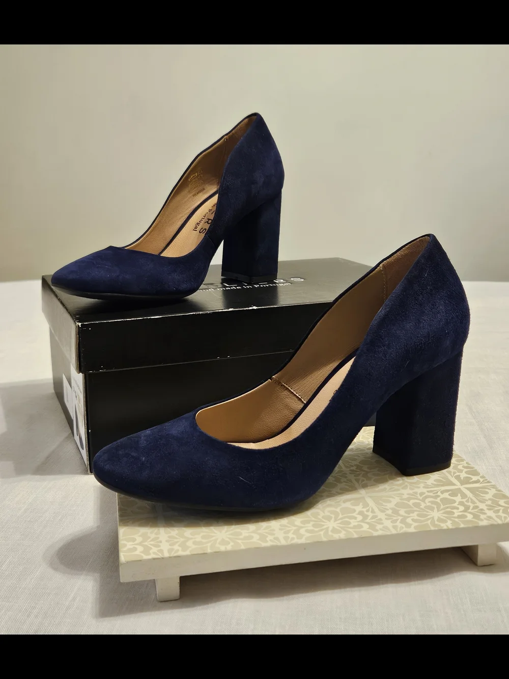 Ateliers Navy Suede Women's Classic Pump